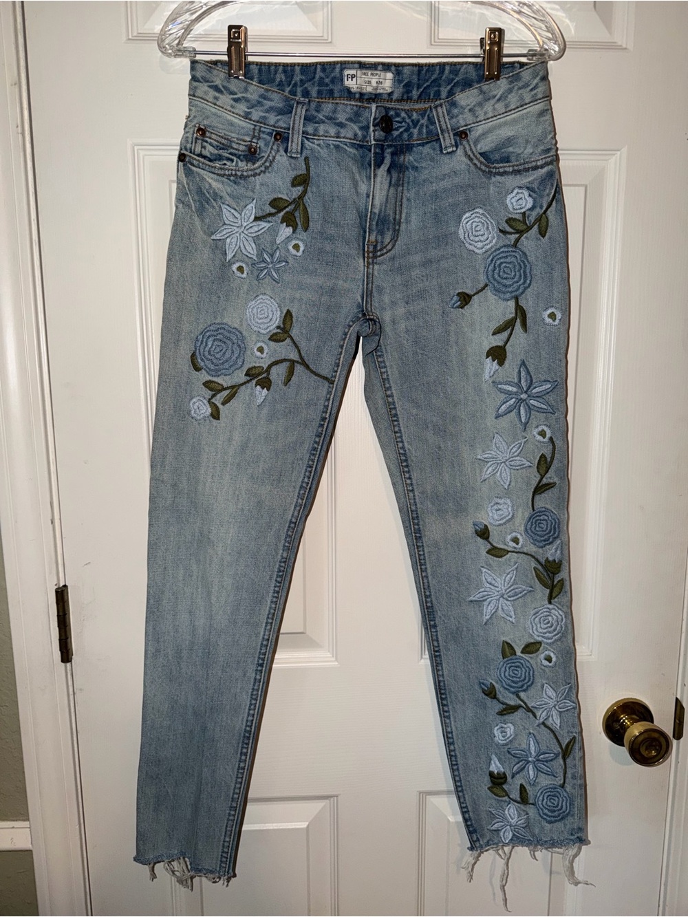 Free People Shower Me With Flowers Floral Embroidered Ankle Cropped Jeans